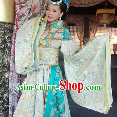 Chinese Tang Dynasty Imperial Concubine Yang Yuhuan Embroidered Dress Ancient Palace Lady Historical Costume