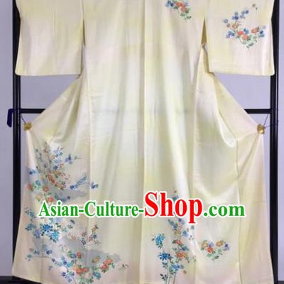 Japan Traditional Kimono Yellow Silk Furisode Kimono Ancient Yukata Dress Formal Costume for Women