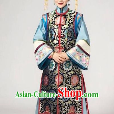Chinese Traditional Historical Costume China Qing Dynasty Kangxi Empress Dowager Embroidered Clothing
