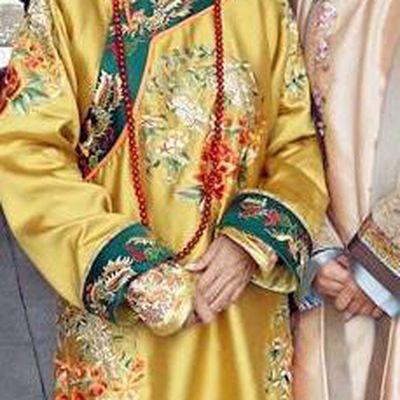 Chinese Ancient Shunzhi Empress Dowager Historical Replica Costume China Qing Dynasty Palace Lady Embroidered Clothing