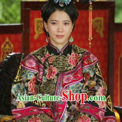 Chinese Ancient Palace Shunzhi Empress Dowager Historical Replica Costume China Qing Dynasty Manchu Lady Xiaozhuang Embroidered Clothing