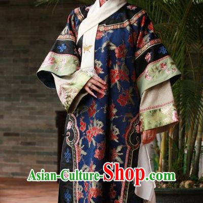 Chinese Qing Dynasty Qianlong Imperial Concubine Ling Embroidered Costume for Women