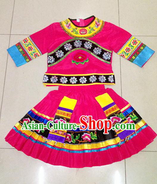 Traditional Chinese Miao Nationality Dance Clothing Hmong Ethnic Minority Costumes and Headwear Traditional Chinese Miao Nationality Dance Clothing Hmong Ethnic Minority Costumes and Headwear