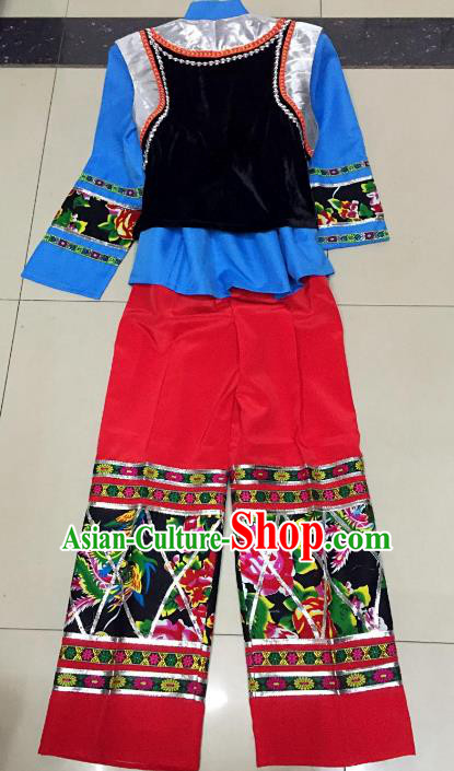 Traditional Chinese Miao Nationality Dance Clothing Hmong Ethnic Minority Costumes and Headwear Traditional Chinese Miao Nationality Dance Clothing Hmong Ethnic Minority Costumes and Headwear