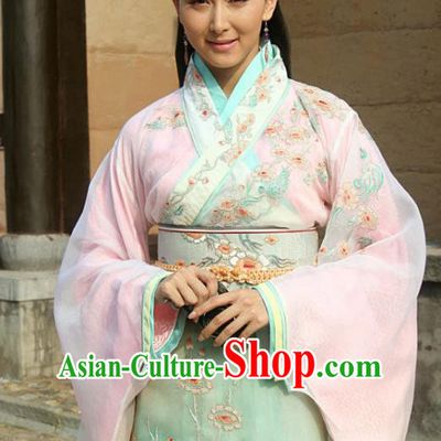 Traditional Chinese Ancient Spring and Autumn Period Qi State Imperial Consort Embroidered Replica Costume for Women