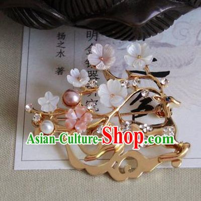 Chinese Handmade Classical Accessories Princess Brooch Hanfu Golden Beer Breastpin for Women