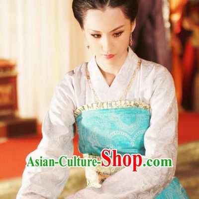 Chinese Ancient Tang Dynasty Palace Lady Embroidered Hanfu Dress Replica Costume for Women