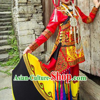 Traditional Chinese Miao Nationality Dance Costume and Headwear, Hmong Female Ethnic Pleated Skirt Minority Embroidery Clothing for Women