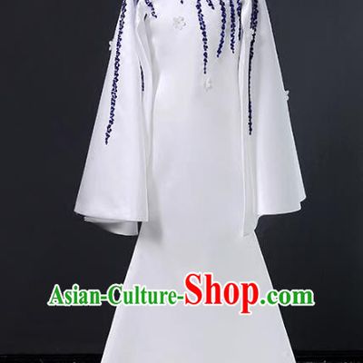 Top Grade Stage Performance Costumes Catwalks White Dress Modern Fancywork Full Dress for Kids