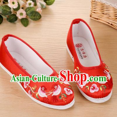 Chinese Traditional Embroidered Shoes Ancient Wedding Red Blood Stained Shoes for Women