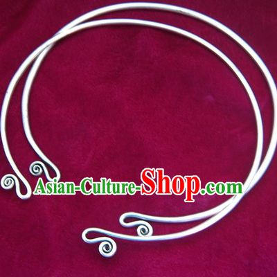 Chinese Miao Nationality Ornaments Sliver Necklace Traditional Hmong Necklet for Women