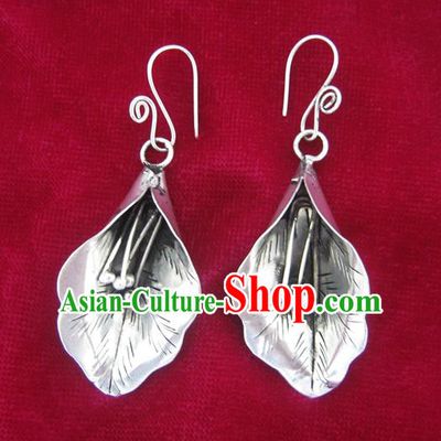 Chinese Handmade Miao Sliver Lily Flower Eardrop Hmong Nationality Earrings for Women