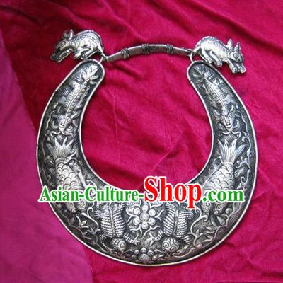Chinese Traditional Miao Sliver Ornaments Carving Longevity Lock Traditional Hmong Sliver Necklace for Women