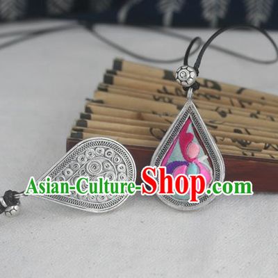 Chinese Traditional Miao Sliver Embroidered Necklace Traditional Hmong Necklet for Women