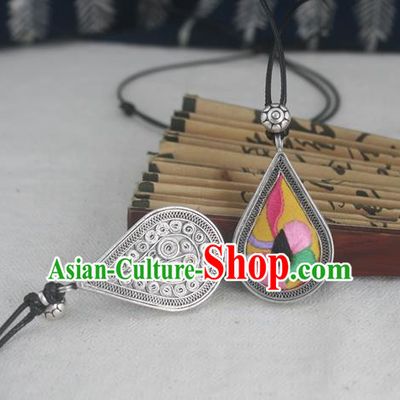 Chinese Traditional Miao Sliver Embroidered Yellow Necklace Traditional Hmong Necklet for Women