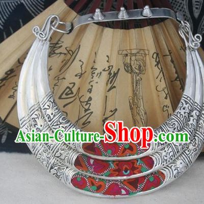 Traditional Chinese Miao Sliver Wedding Necklace Hmong Ornaments Minority Headwear for Women