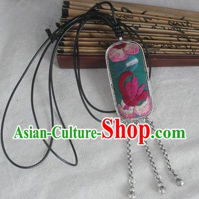 Chinese Miao Sliver Traditional Embroidered Green Necklace Hmong Ornaments Minority Embroidered Longevity Lock Headwear for Women