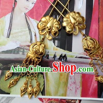 Traditional Chinese Miao Nationality Golden Butterfly Tassel Hairpins Hair Accessories for Women