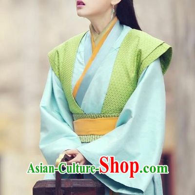 Traditional Chinese Ancient Qin Dynasty Court Maid Embroidered Historical Costume for Women