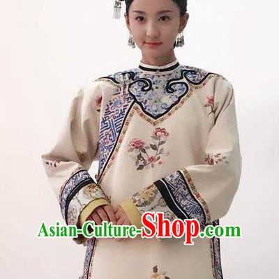 Ancient Chinese Qing Dynasty Las Meninas Drama Story of Yanxi Palace Embroidered Costumes and Headpiece for Women