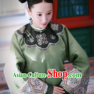 Story of Yanxi Palace Traditional Chinese Ancient Qing Dynasty Manchu Nobility Lady Embroidered Costumes and Headpiece for Women
