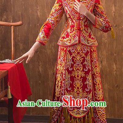 Traditional Chinese Embroidered Xiuhe Suit Ancient Wedding Dress Toast Red Cheongsam for Women