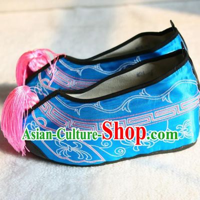 Chinese Traditional Beijing Opera Blue Embroidered Shoes Beijing Opera Diva Cloth Shoes for Women