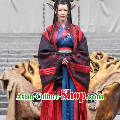 Chinese Ancient Female Castellan Swordswoman Embroidered Costumes and Headpiece for Women