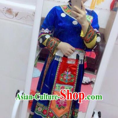 Chinese Traditional Zhuang Nationality Embroidered Costumes Hmong Dress and Hat for Women