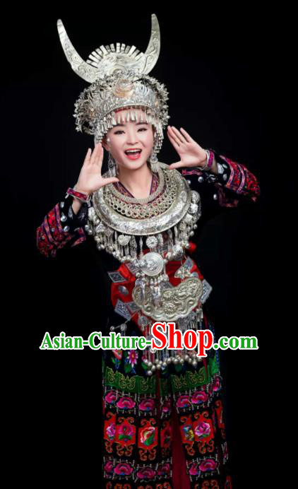 Traditional Chinese Miao Nationality Dance Clothing Hmong Ethnic Minority Costumes and Headwear Traditional Chinese Miao Nationality Dance Clothing Hmong Ethnic Minority Costumes and Headwear