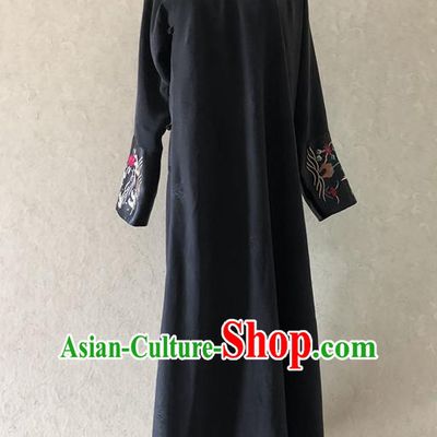 Traditional Chinese Handmade Brocade Costume Tang Suit Black Qipao Dress for Women