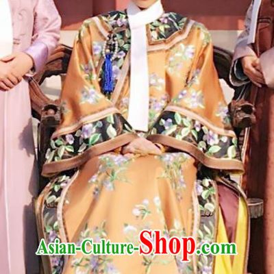 Ancient Chinese Qing Dynasty Empress Ruyi Royal Love in the Palace Embroidered Costumes and Headpiece for Women