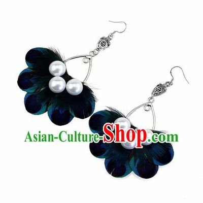 Top Halloween Ear Accessories Carnival Catwalks Pearls Feather Earrings for Women