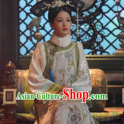 Drama Ruyi Royal Love in the Palace Chinese Ancient Qing Dynasty Manchu Imperial Consort Embroidered Costumes and Headpiece for Women