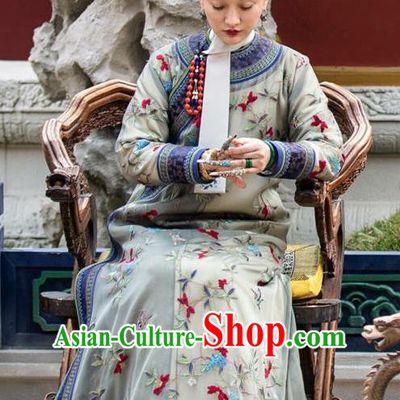 Chinese Ancient Drama Ruyi Royal Love in the Palace Qing Dynasty Empress Embroidered Costumes and Headpiece for Women