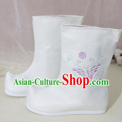 Chinese National Embroidered Butterfly White Boots Hanfu Shoes Traditional Princess Shoes Ancient Shoes for Women