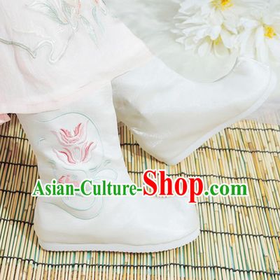 Chinese National Embroidered Flower White Boots Hanfu Shoes Traditional Princess Shoes Ancient Shoes for Women