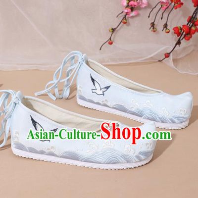 Chinese National Blue Embroidered Shoes Ancient Traditional Princess Shoes Hanfu Shoes for Women