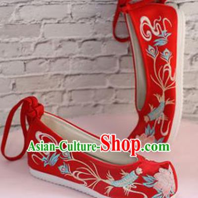 Chinese National Embroidered Fish Flower Red Shoes Ancient Traditional Princess Shoes Wedding Hanfu Shoes for Women