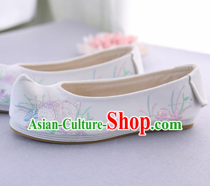Traditional Chinese National Embroidered Orchid White Shoes Ancient Princess Cloth Shoes Handmade Hanfu Shoes for Women Traditional Chinese National Embroidered Orchid White Shoes Ancient Princess Cloth Shoes Handmade Hanfu Shoes for Women