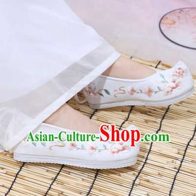 Traditional Chinese National White Embroidered Begonia Shoes Ancient Princess Shoes Handmade Hanfu Shoes for Women