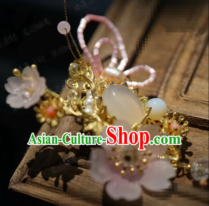 Traditional Chinese Handmade Court Plum Brooch Jewelry Accessories Ancient Princess Tassel Breastpin for Women Traditional Chinese Handmade Court Plum Brooch Jewelry Accessories Ancient Princess Tassel Breastpin for Women