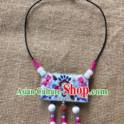 Chinese Traditional Ethnic White Embroidered Necklace Accessories Nationality Tassel Necklet for Women