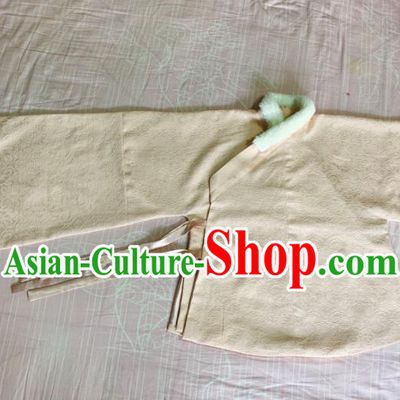 Chinese Ancient Court Winter White Blouse Traditional Ming Dynasty Queen Costume for Women