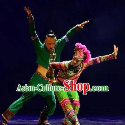 Chinese Dynamic Yunnan Ethnic Stage Performance Dance Costumes for Women for Men