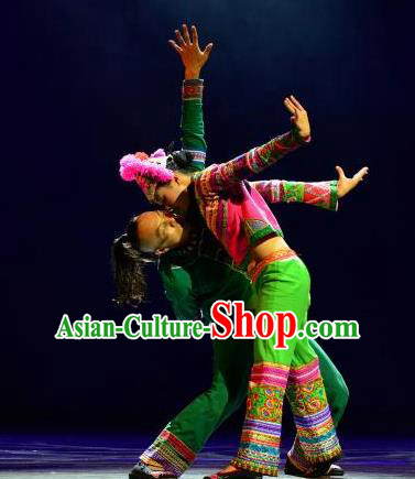 Chinese Dynamic Yunnan Ethnic Stage Performance Dance Costumes for Women for Men Chinese Dynamic Yunnan Ethnic Stage Performance Dance Costumes for Women for Men