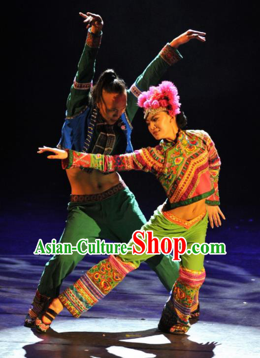 Chinese Dynamic Yunnan Ethnic Stage Performance Dance Costumes for Women for Men Chinese Dynamic Yunnan Ethnic Stage Performance Dance Costumes for Women for Men