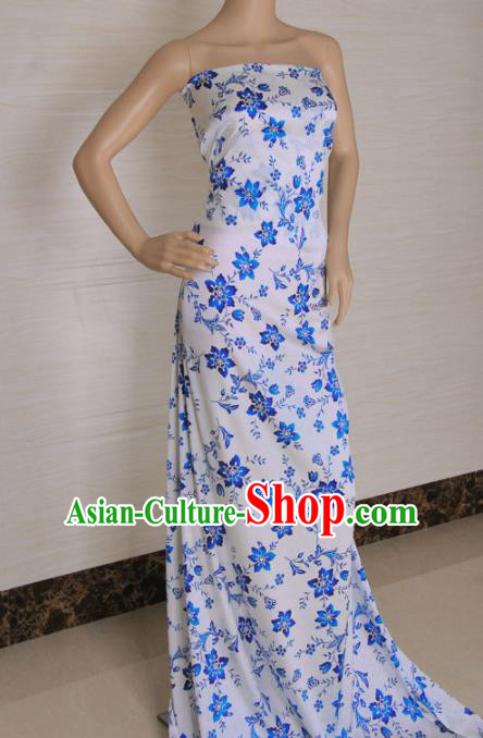 Traditional Chinese Classical Flowers Pattern White Gambiered Guangdong Gauze Silk Fabric Ancient Hanfu Dress Silk Cloth Traditional Chinese Classical Flowers Pattern White Gambiered Guangdong Gauze Silk Fabric Ancient Hanfu Dress Silk Cloth