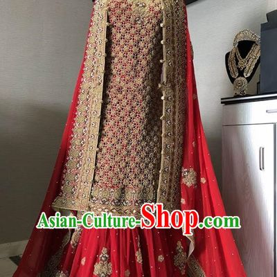Asian  Indian Court Queen Embroidered Red Wedding Dress Traditional   India Hui Nationality Bride Costumes for Women