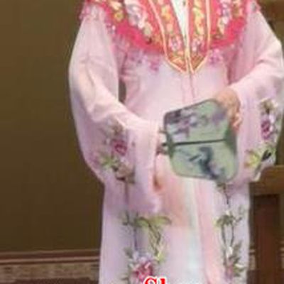 Bai Tu Ji Traditional Chinese Shaoxing Opera Diva Pink Costume and Headwear for Women